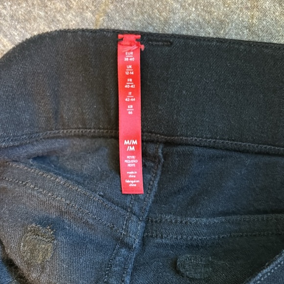 SPANX Ankle Skinny Jeans - Clean Black inseam 25, medium - Picture 3 of 3